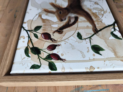 Das Eichhörnchen mit der Hagebutte