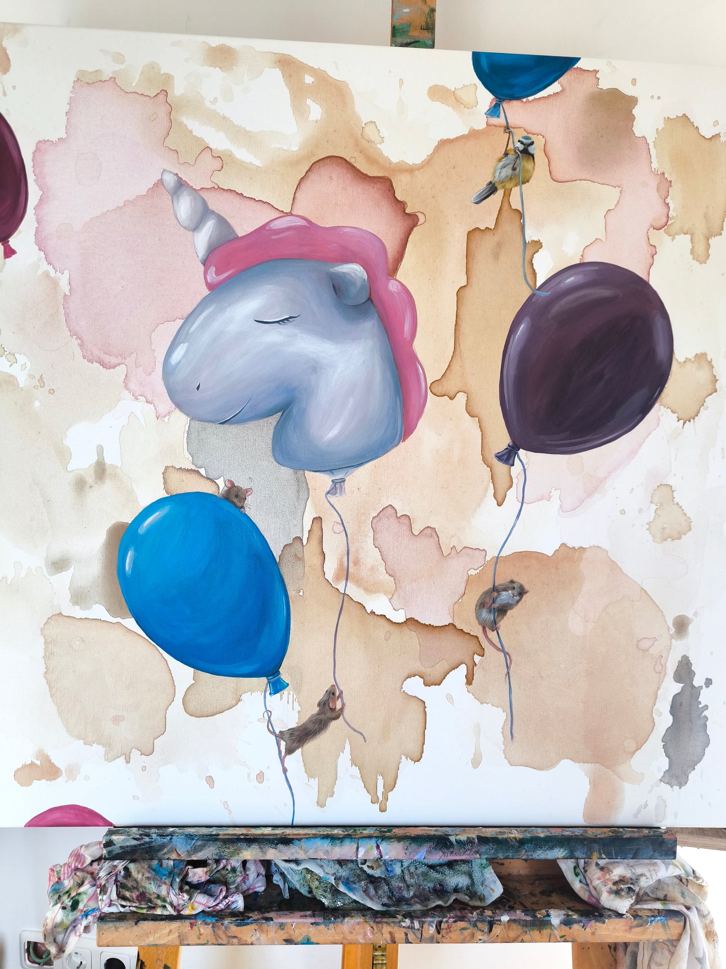 Drei Mäuse und eine Blaumeise