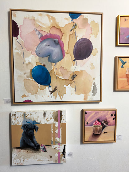 Drei Mäuse und eine Blaumeise